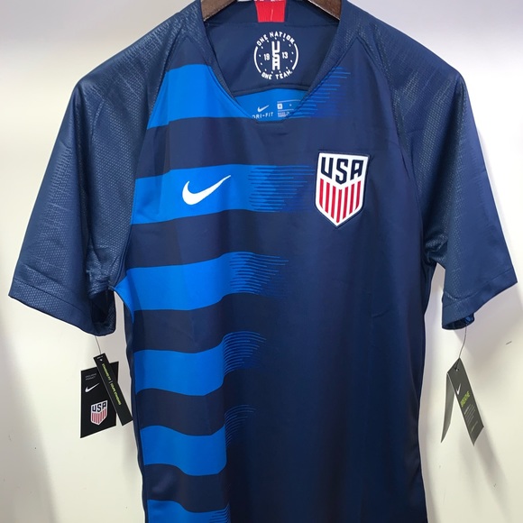 Nike 2018 Men’s Soccer Jersey - Picture 2 of 5